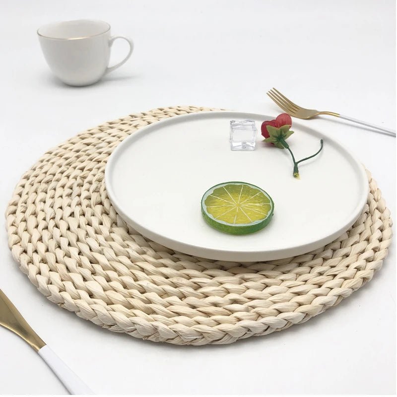 2 PCS Round Wicker Woven Placemats for Dining Table Natural Braided Rattan Tablemat Charger Plates for Holiday Kitchen TableMat - BELMA