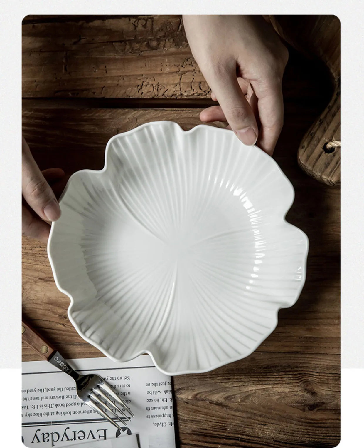 Assiette creuse en céramique blanche nordique en relief avec fleurs de 8 pouces, bol minimaliste de haute beauté, assiette à salade, assiette à soupe, ensemble de couverts